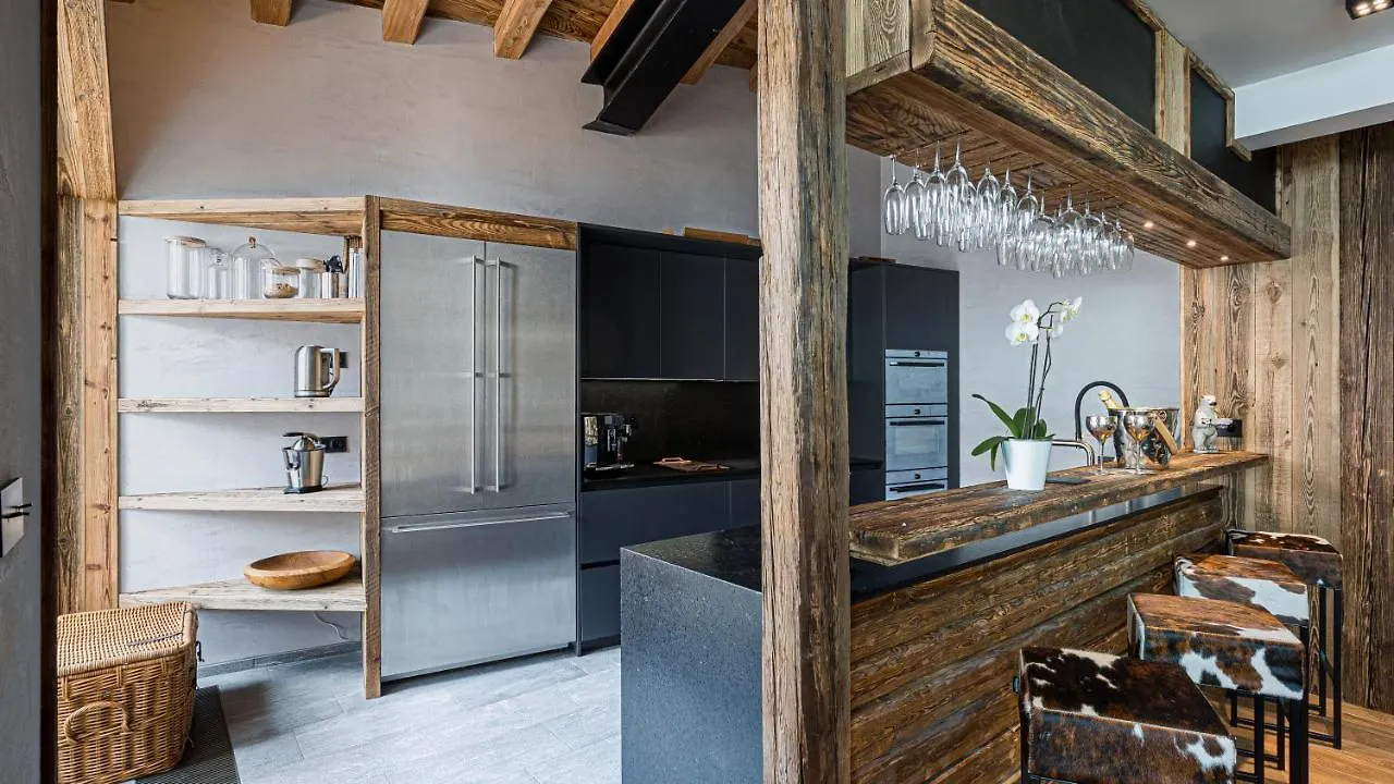 Chalet Orca, Val D'Isere - 14 Pers - 420M2 Villa