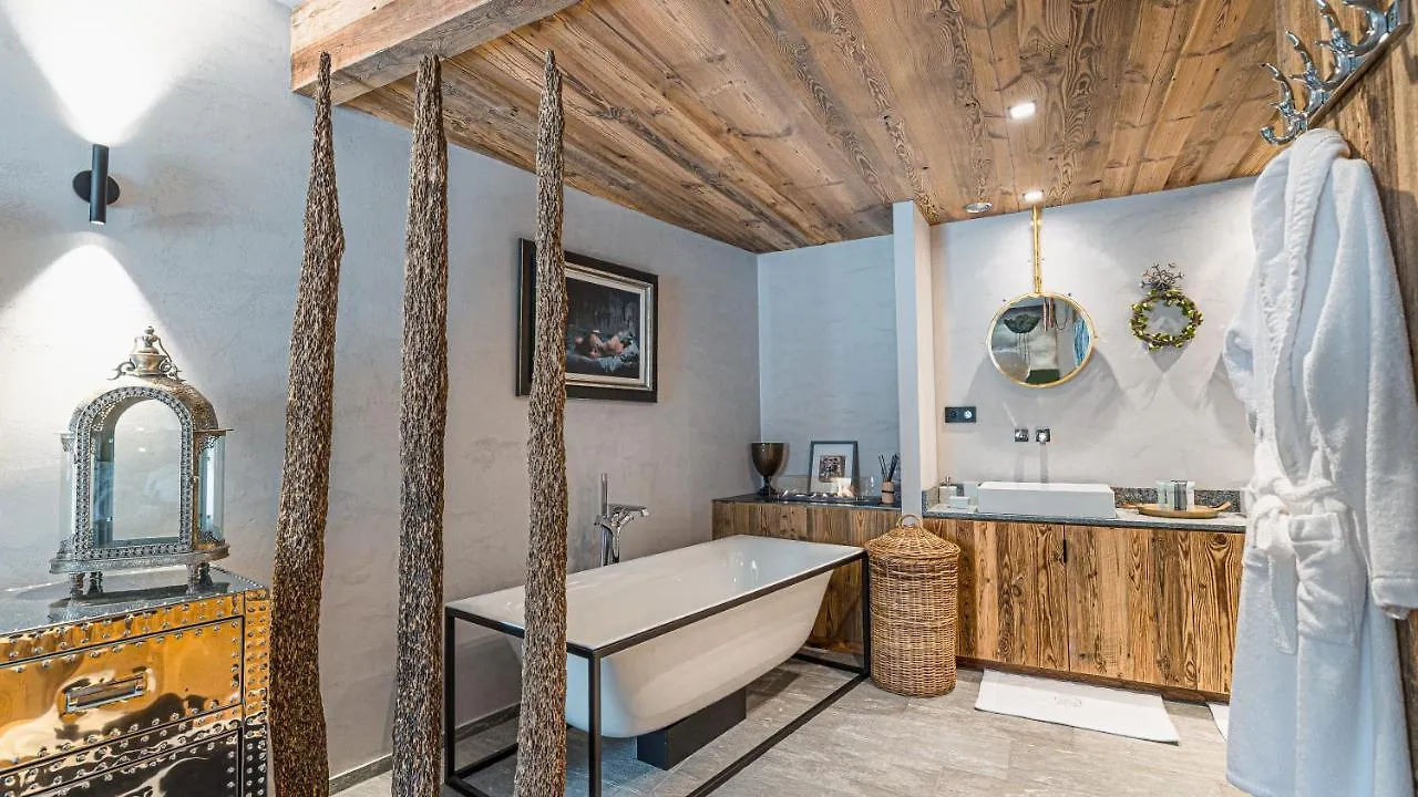 Chalet Orca, Val D'Isere - 14 Pers - 420M2 Villa France