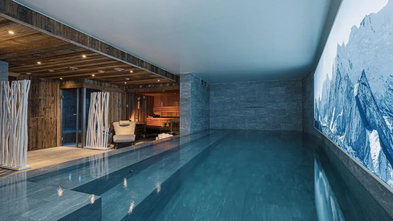 Chalet Orca, Val D'Isere - 14 Pers - 420M2 Villa